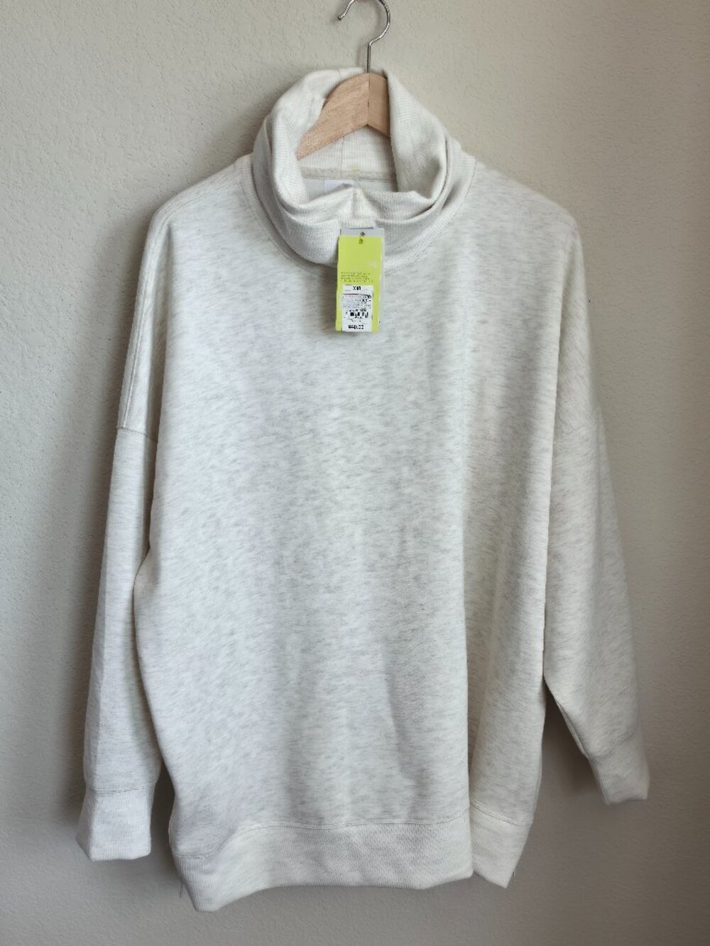 All in Motion Airy Sleek Turtleneck Sweatshirt Cream NWT XXL